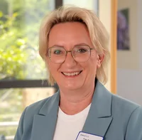 Ramona Schröder